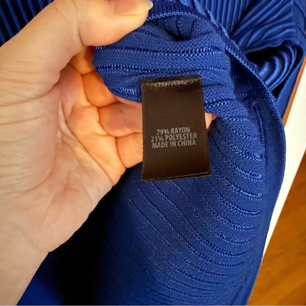St. John Royal Blue Zip-Front Ribbed Shell - Picture 6 of 8